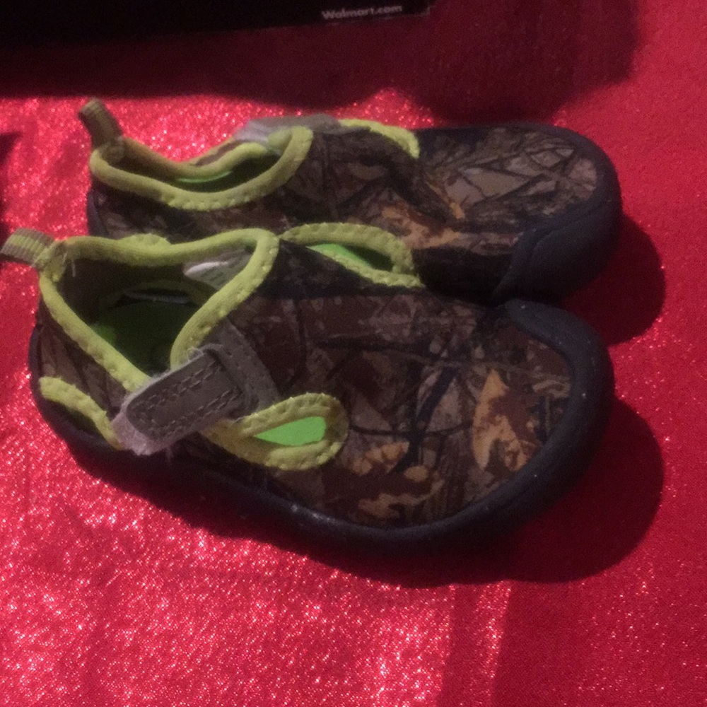 Water shoes